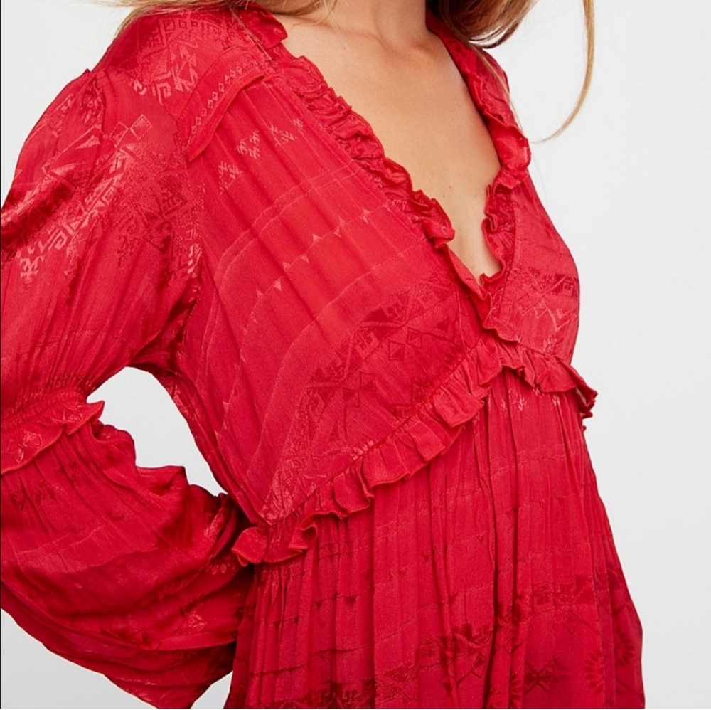 Hi Fall!! 🌹FREE PEOPLE RED RUFFLED DEEP V-NECK BLOUSE 🥀